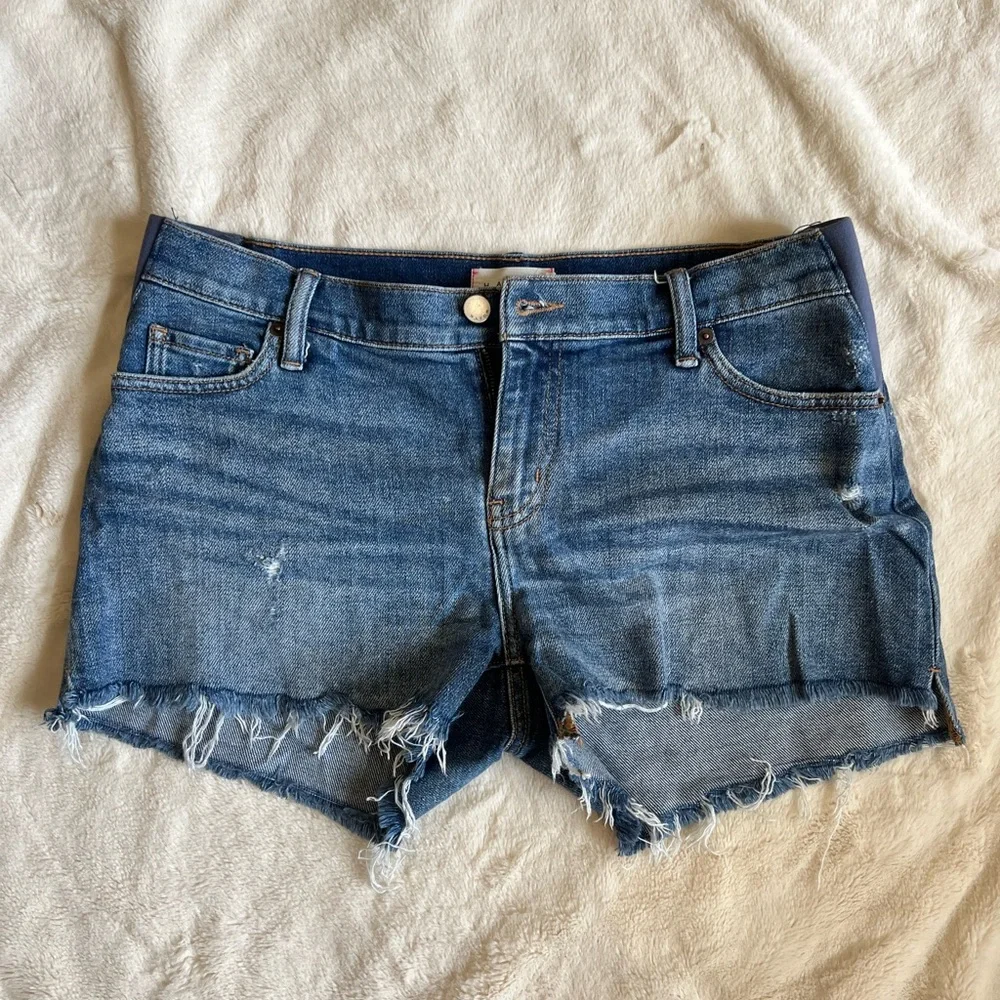 Hatch Cut Off Maternity Denim Shorts - Picture 2 of 4